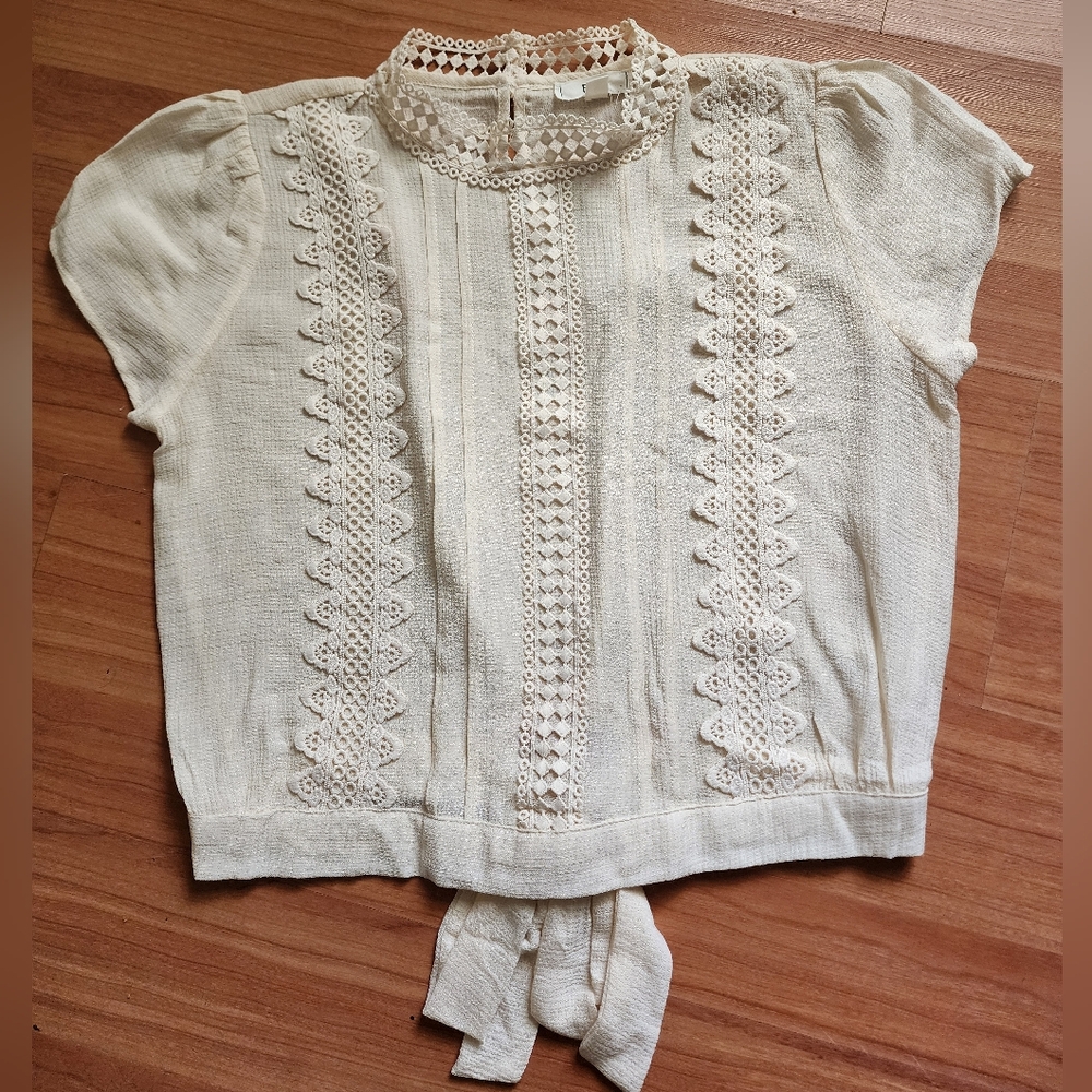 Elegant E & M Cream Lace Juniors Top